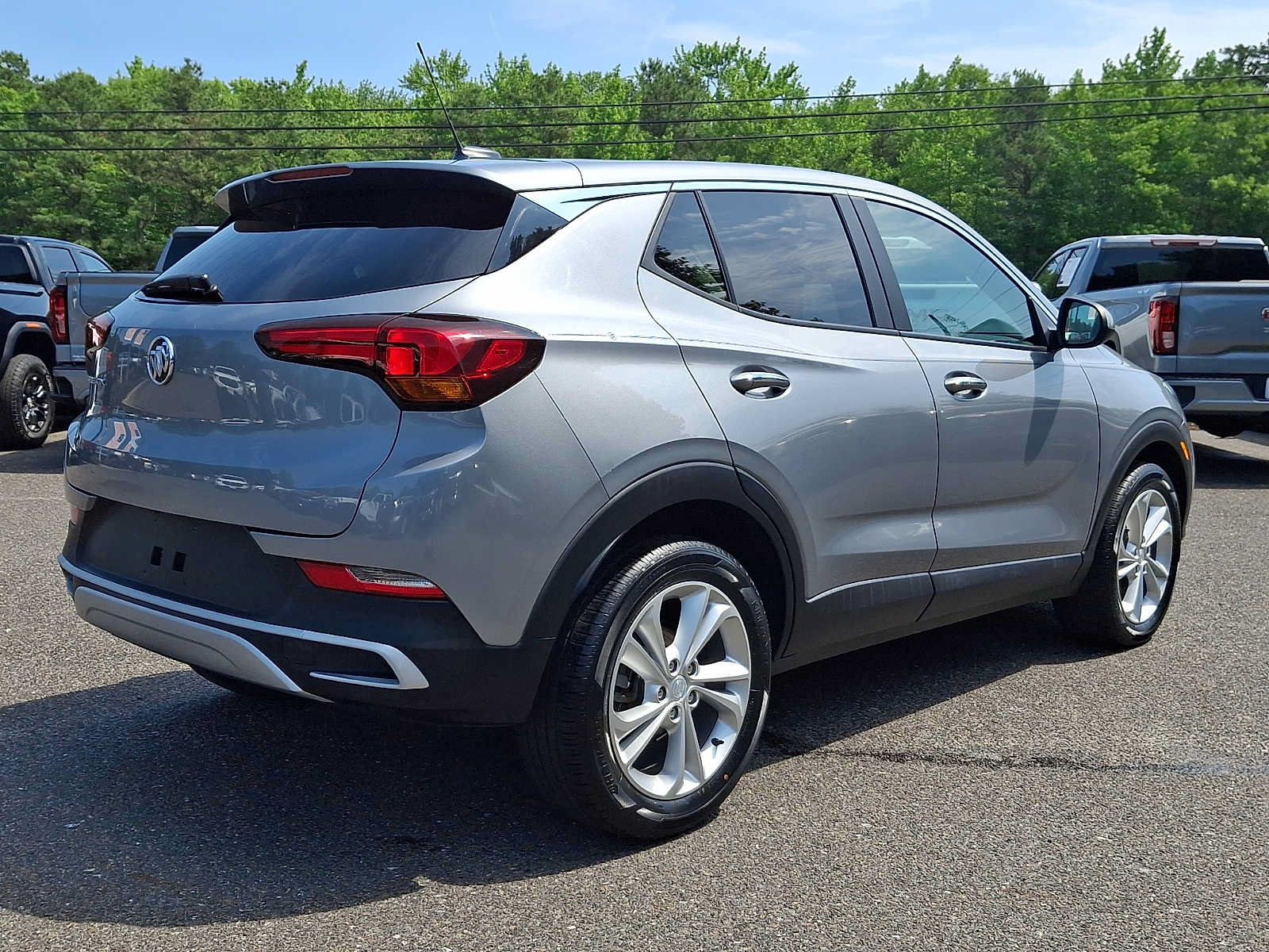 Used 2023 Buick Encore GX Preferred w/ Cold Weather Comfort Package FWD image 6