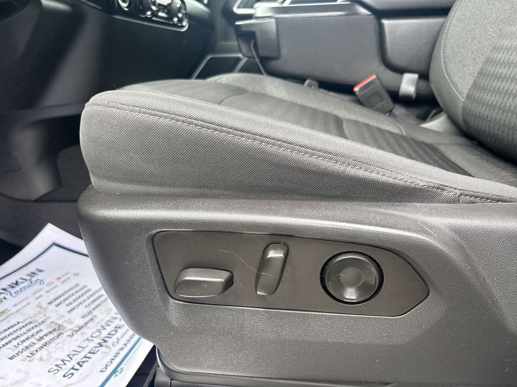 Used 2022 Chevrolet Silverado 1500 LT AWD/4WD image 14