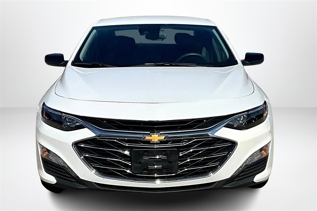 Used 2023 Chevrolet Malibu LT image 2