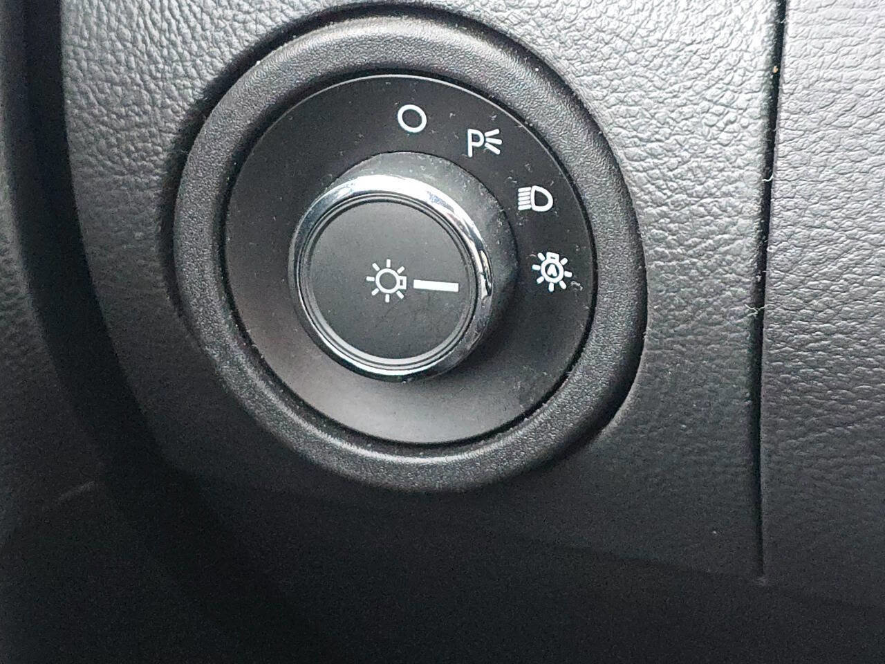 Used 2018 Ford Taurus SHO image 29