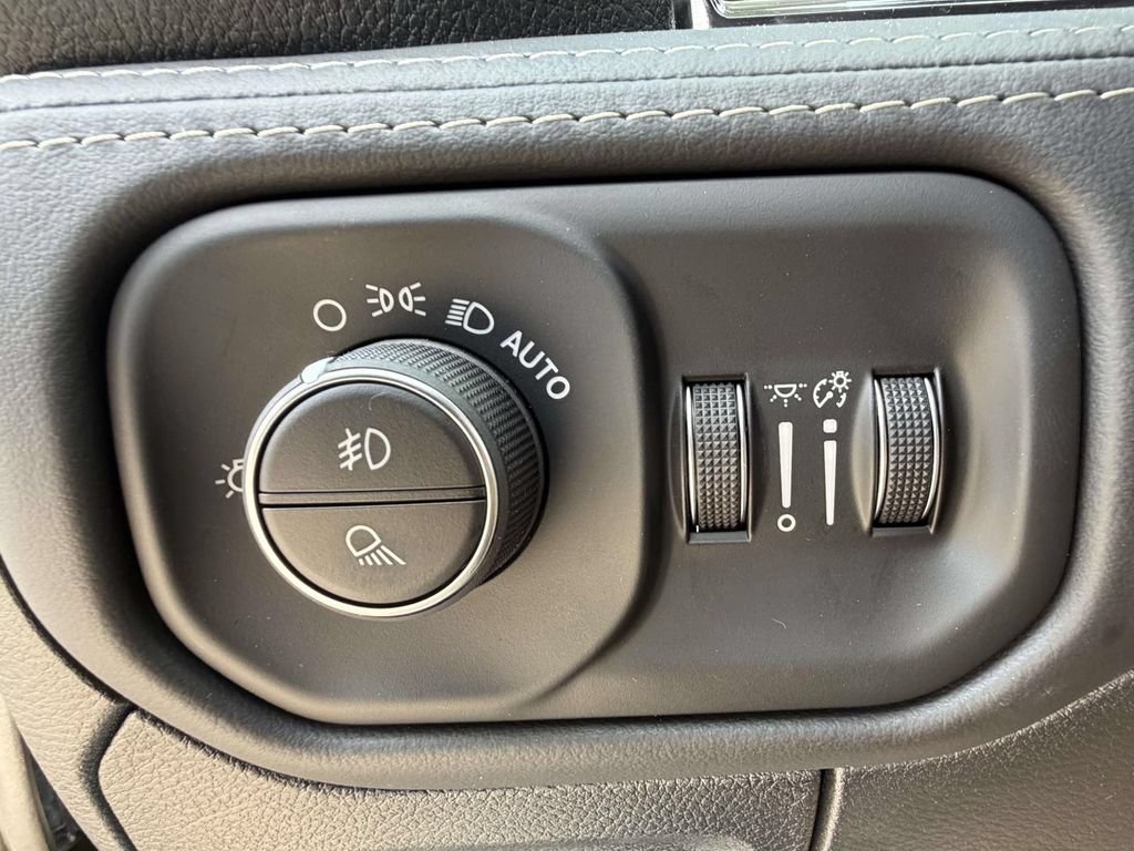 New 2026 RAM 1500 Limited AWD/4WD image 25