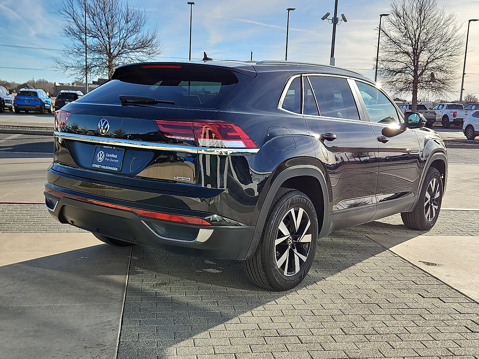 Certified 2022 Volkswagen Atlas Cross Sport SE image 3
