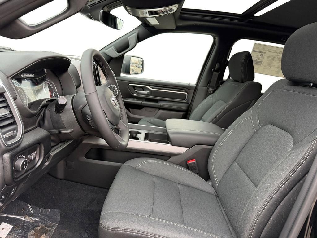 New 2026 RAM 1500 Big Horn AWD/4WD image 9