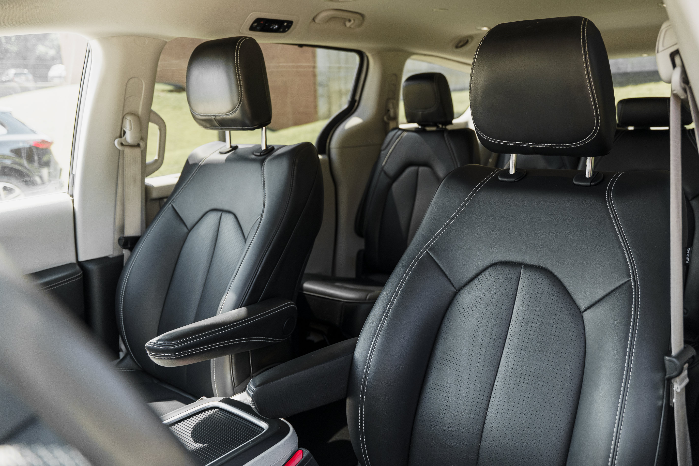 Used 2024 Chrysler Pacifica Touring-L FWD image 20