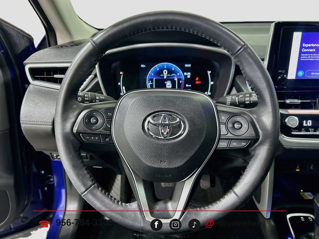 Used 2023 Toyota Corolla Cross XLE w/ Convenience Package FWD image 10
