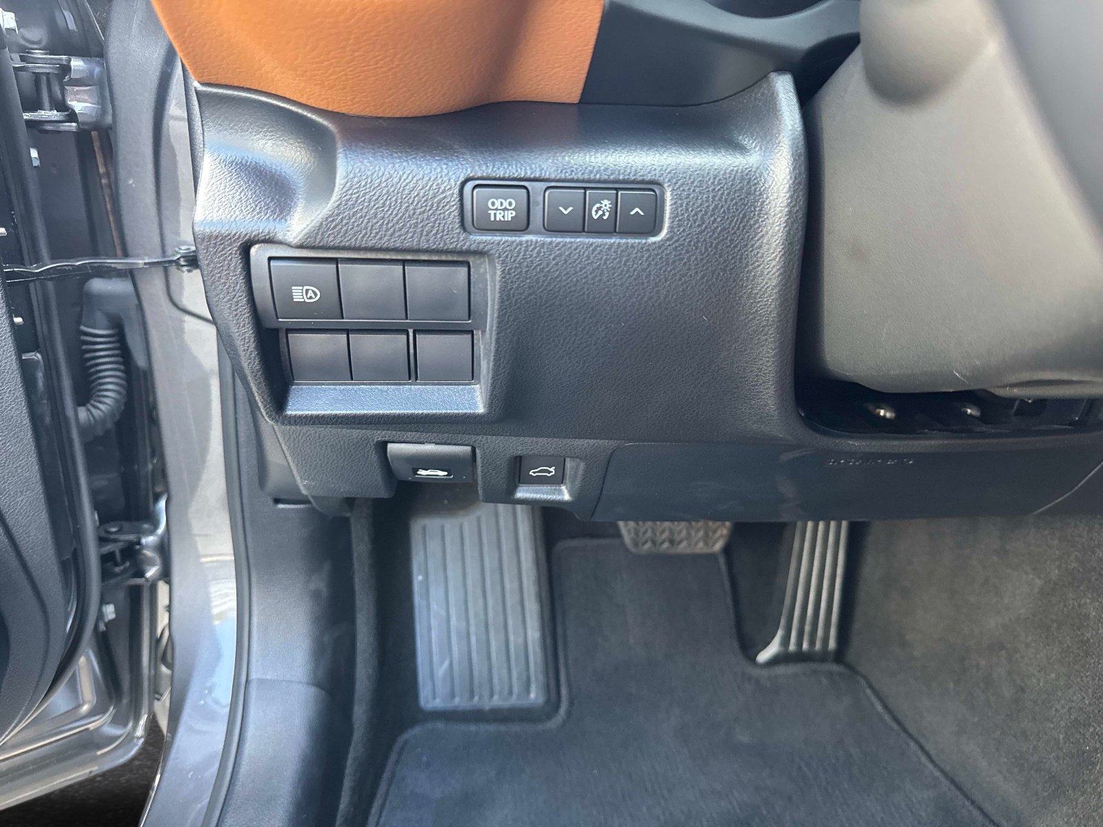 Certified 2024 Lexus IS 300 w/ Comfort Package RWD image 31