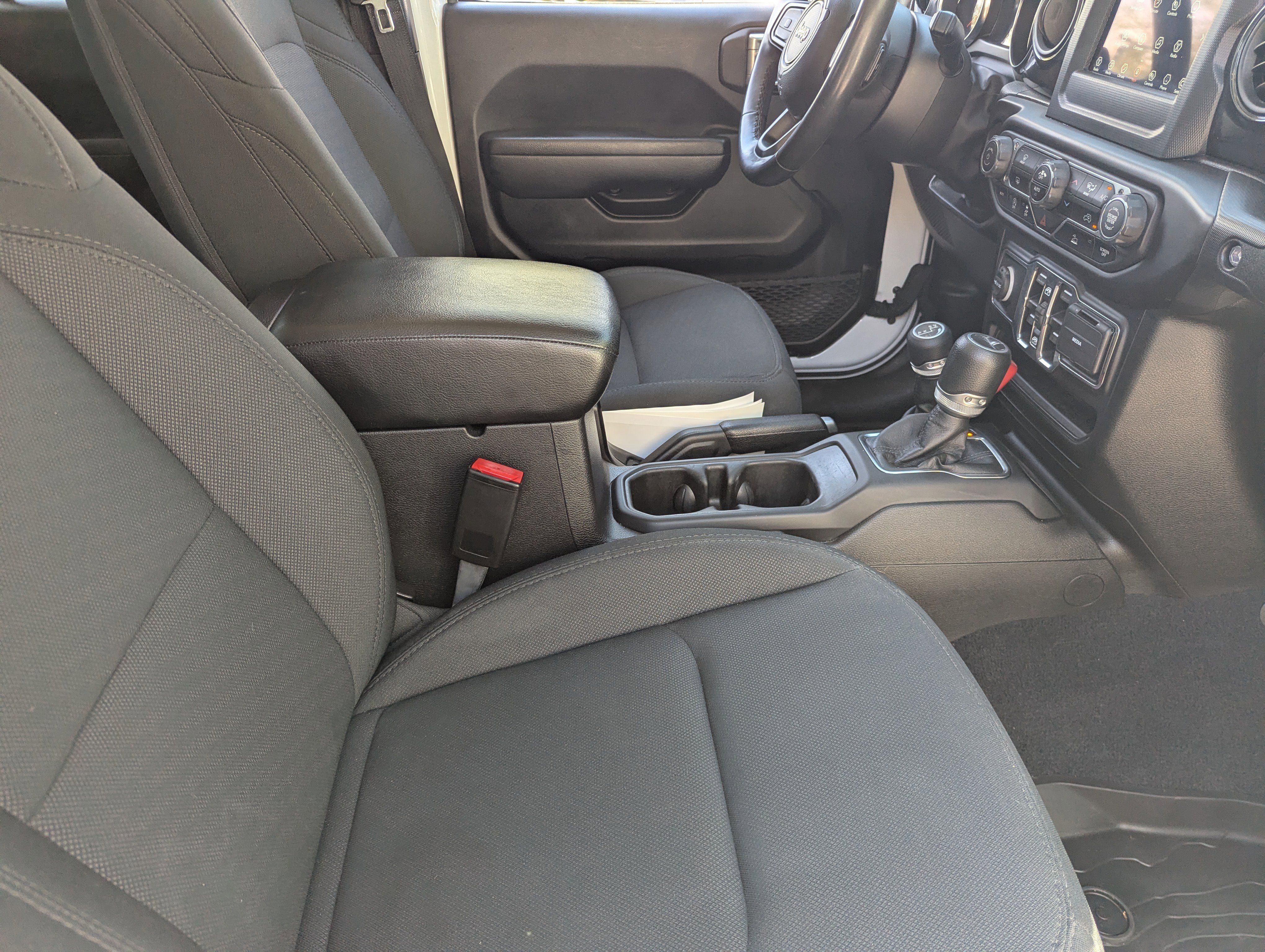 Used 2022 Jeep Gladiator Sport image 10