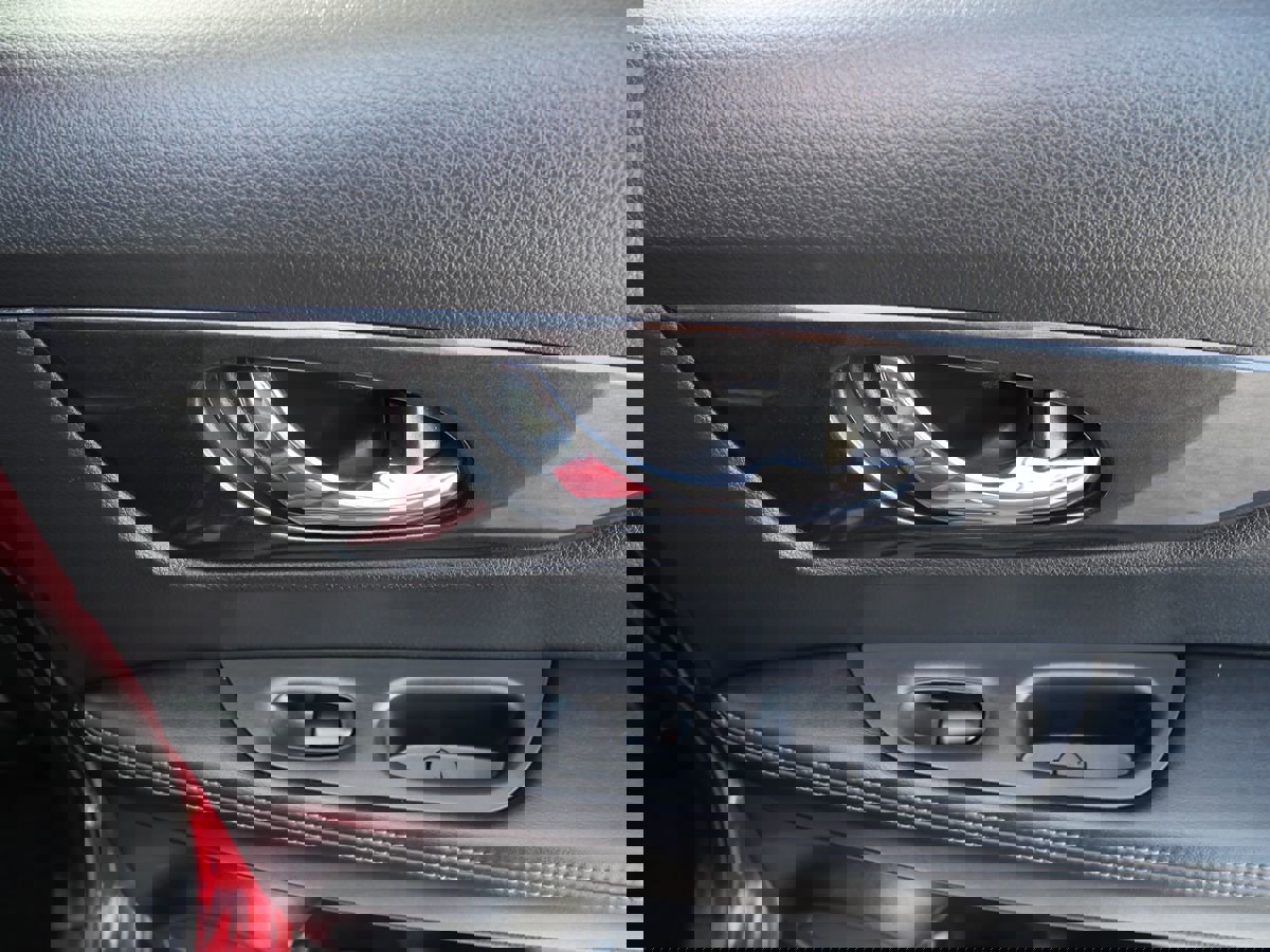 Used 2017 Nissan Rogue SV image 23