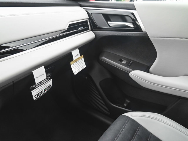 New 2025 Mitsubishi Outlander SE image 17