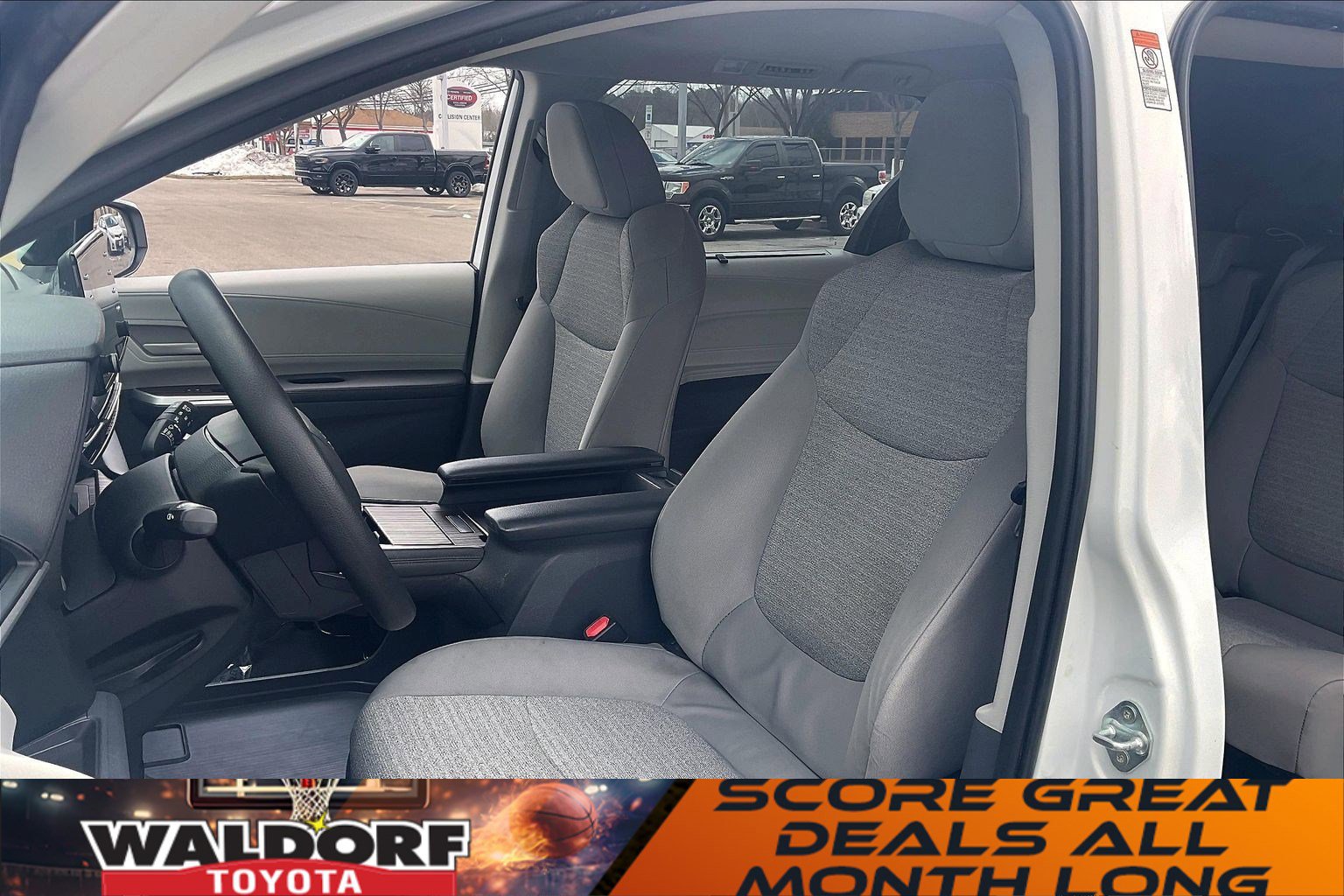 Used 2023 Toyota Sienna LE w/ LE Plus Package image 30