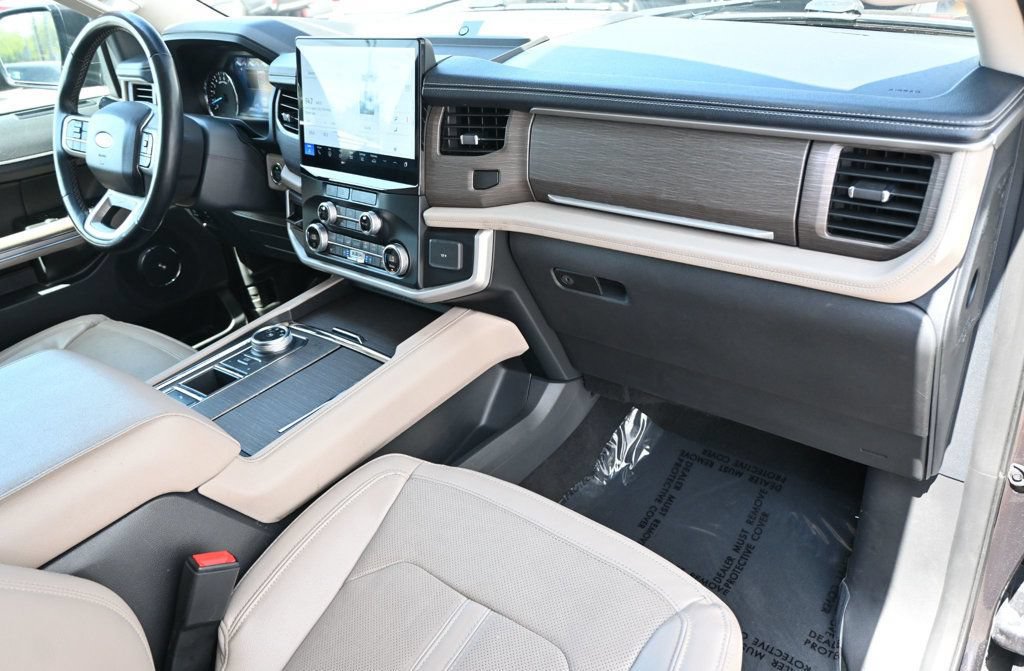 Used 2024 Ford Expedition Max Limited RWD image 13