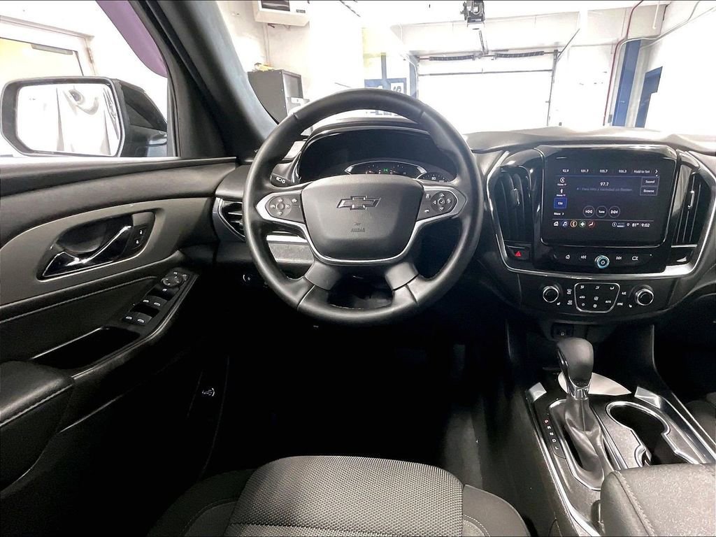 Used 2023 Chevrolet Traverse LT w/ Midnight/Sport Edition AWD/4WD image 18