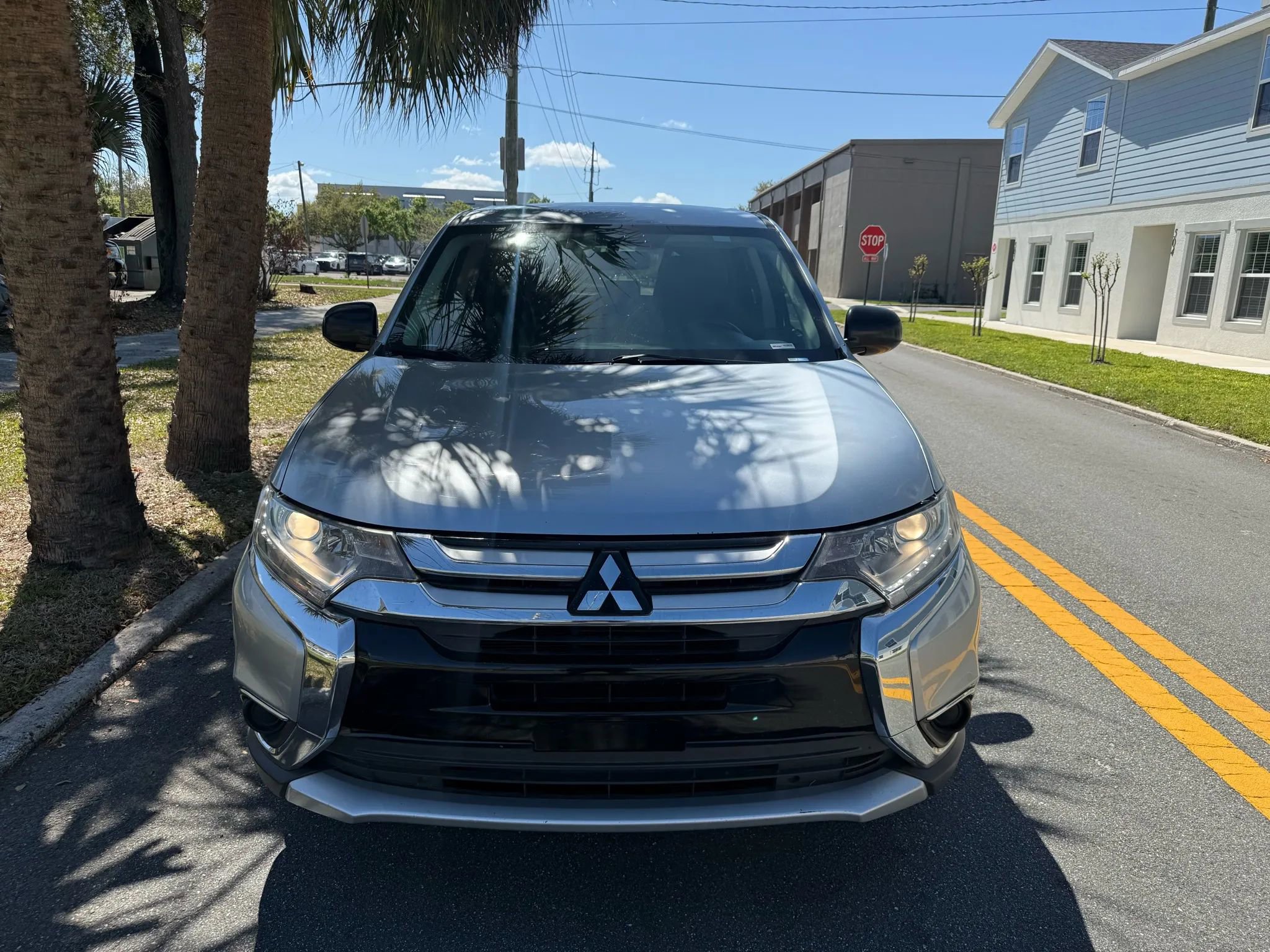Used 2016 Mitsubishi Outlander ES image 3