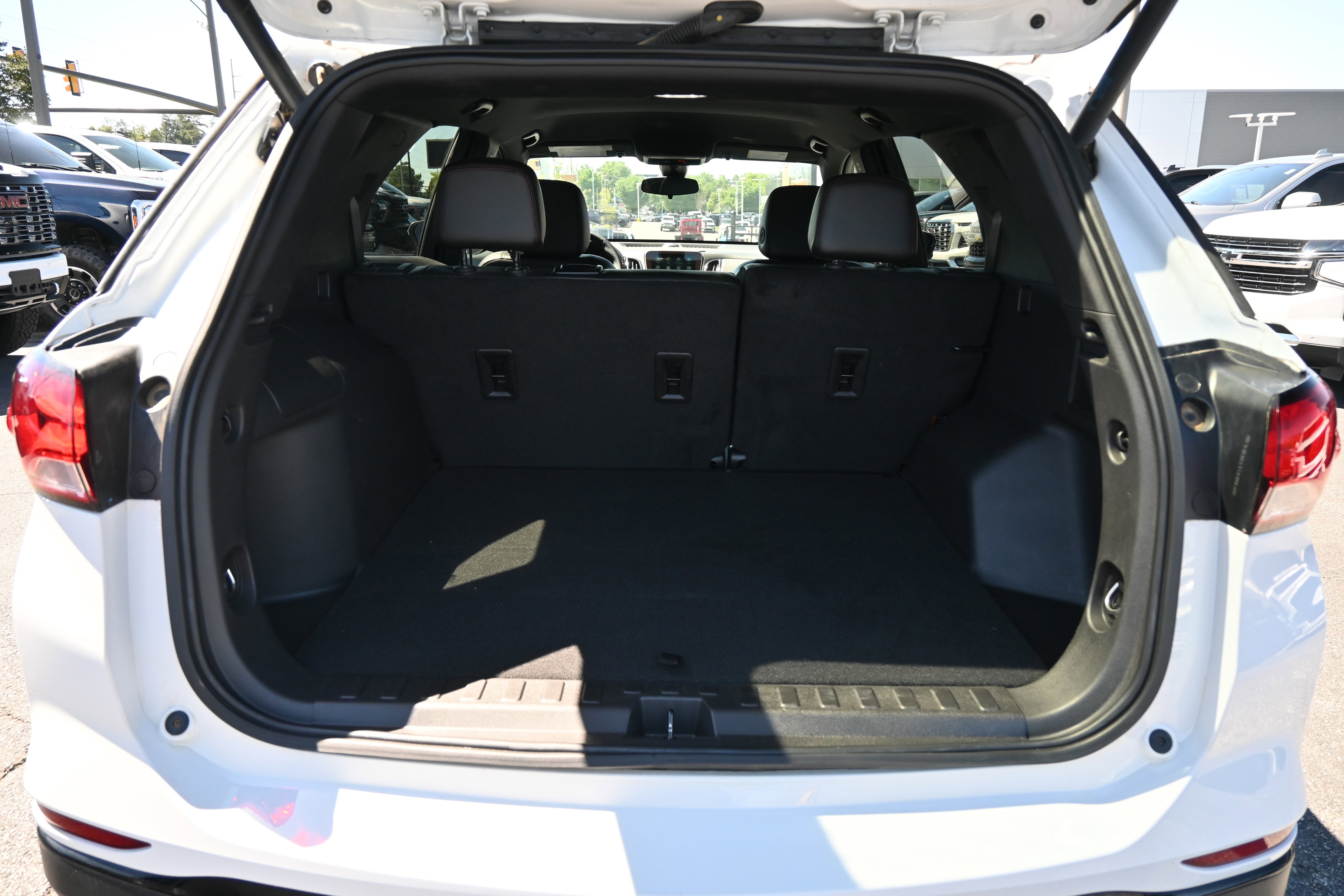 Used 2024 Chevrolet Equinox RS w/ RS Leather Package FWD image 31