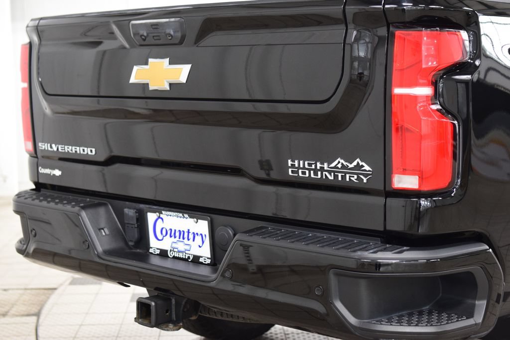 Used 2024 Chevrolet Silverado 3500 High Country w/ Technology Package AWD/4WD image 23