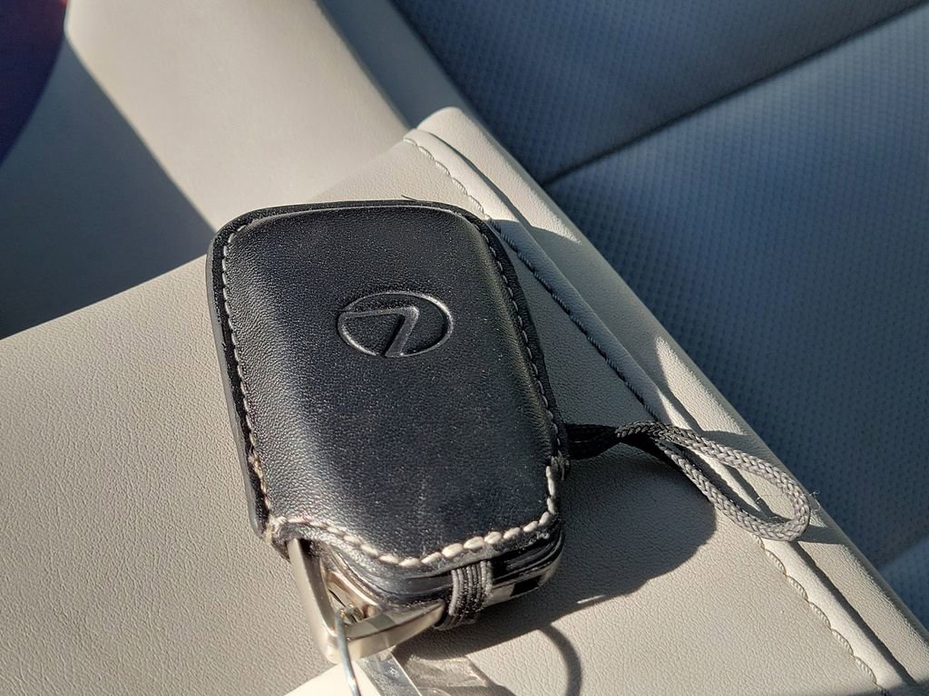 Used 2019 Lexus RX 350L 350L w/ Premium Package image 37