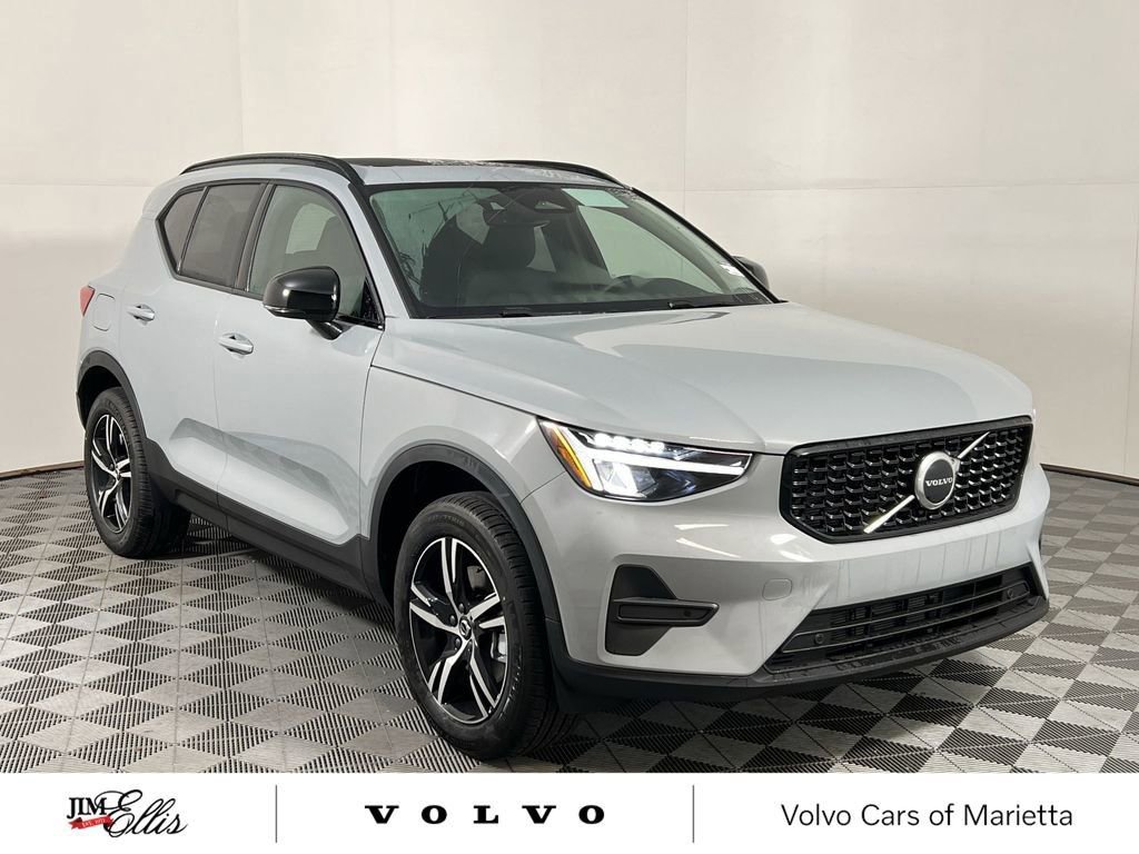 Certified 2026 Volvo XC40 B4 Core FWD video 2