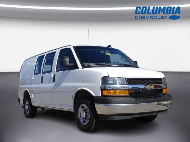 Used 2024 Chevrolet Express 2500 w/ Driver Convenience Package RWD image 8
