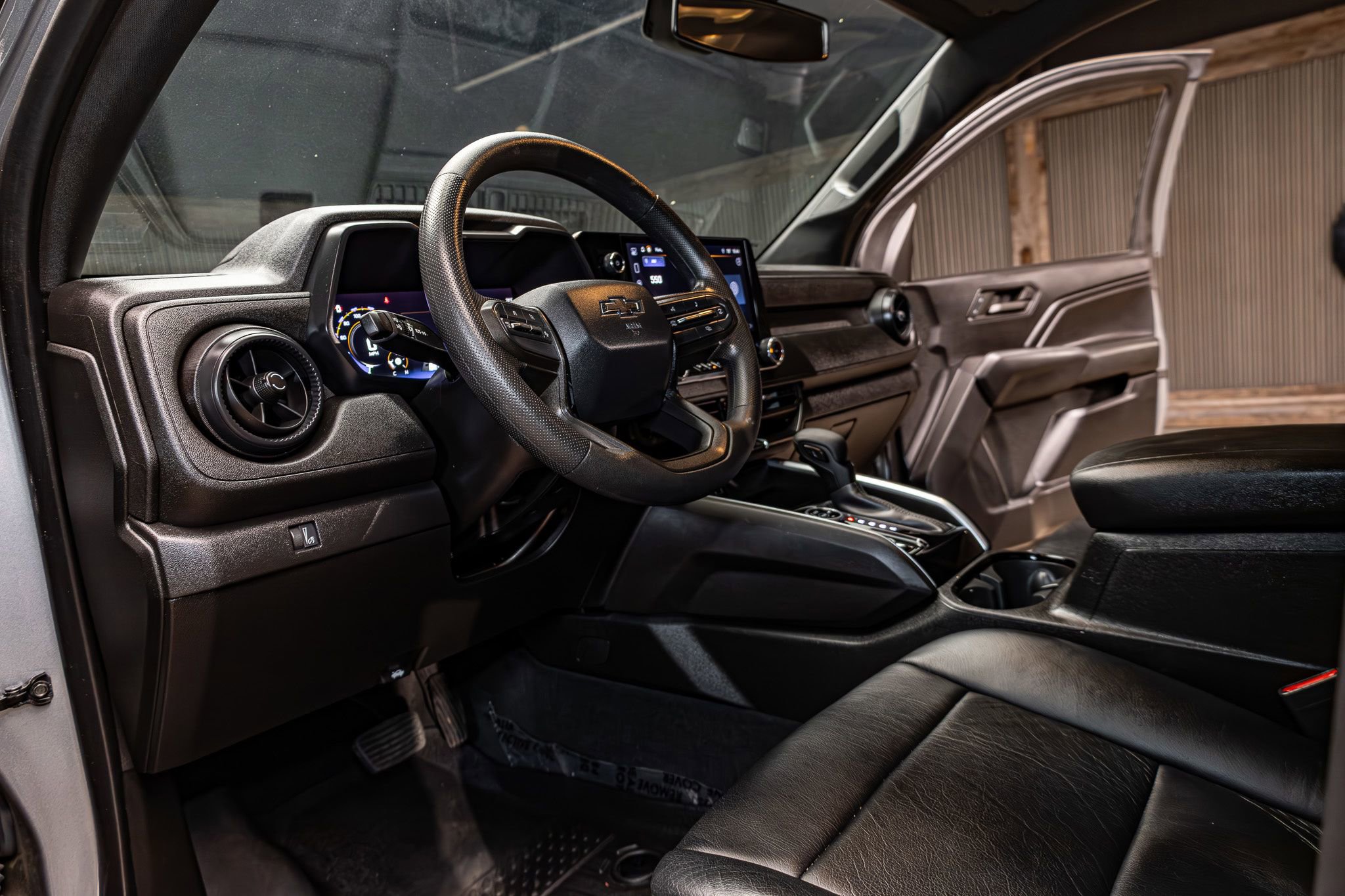 Used 2024 Chevrolet Colorado Trail Boss image 12