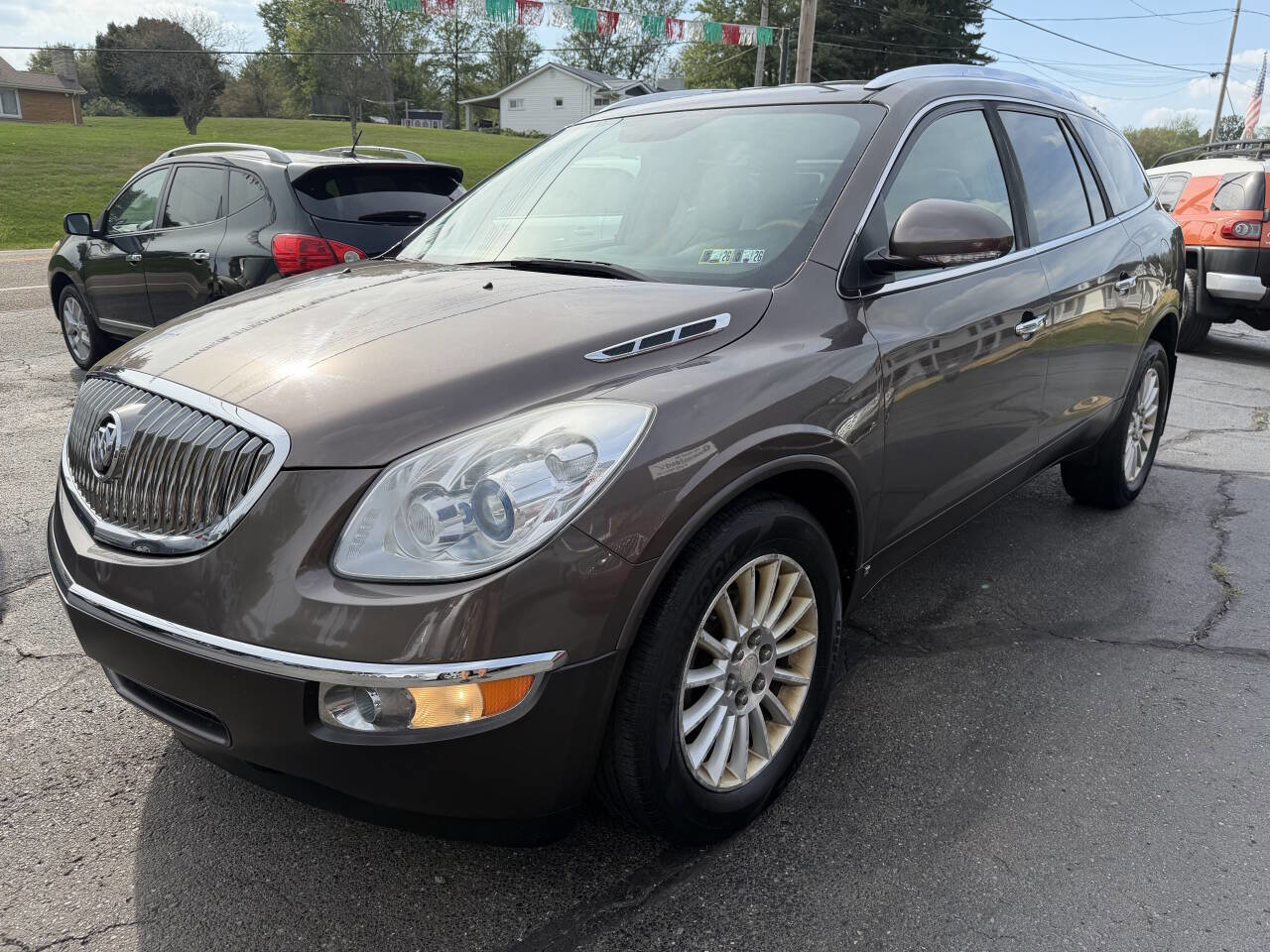 Used 2009 Buick Enclave CXL w/ Driver Confidence Package image 2