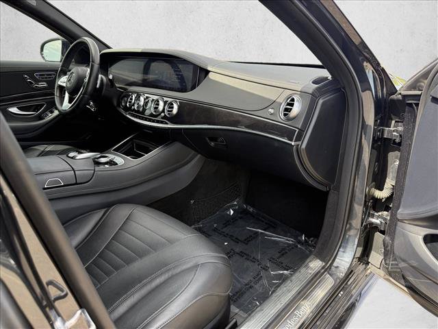 Used 2019 Mercedes-Benz S 560 Sedan image 12