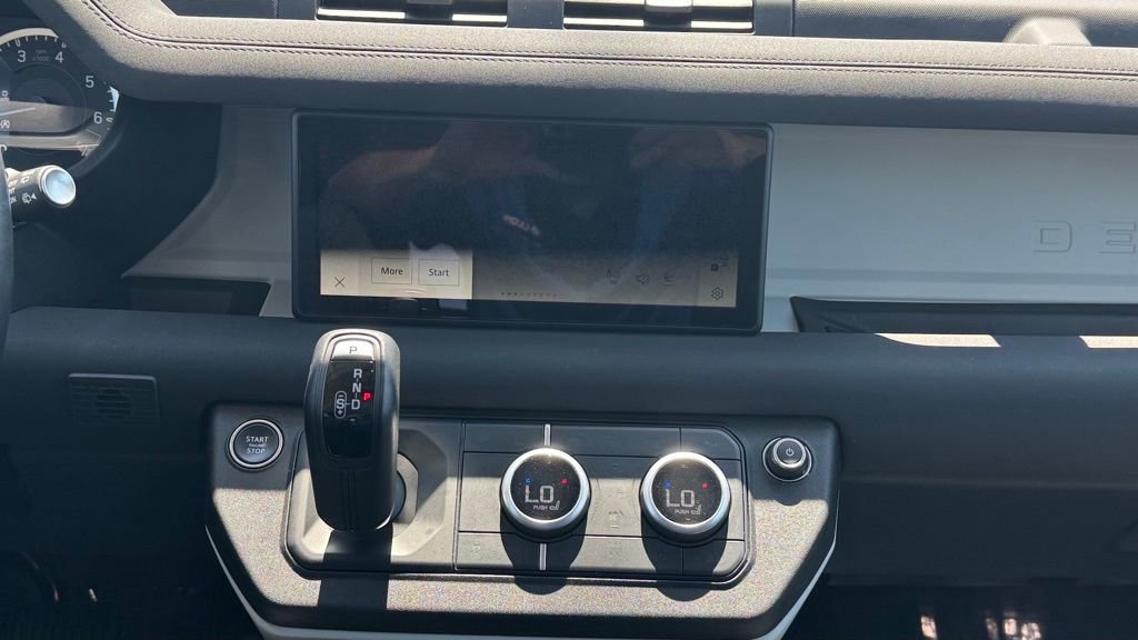 Used 2023 Land Rover Defender 110 S image 14