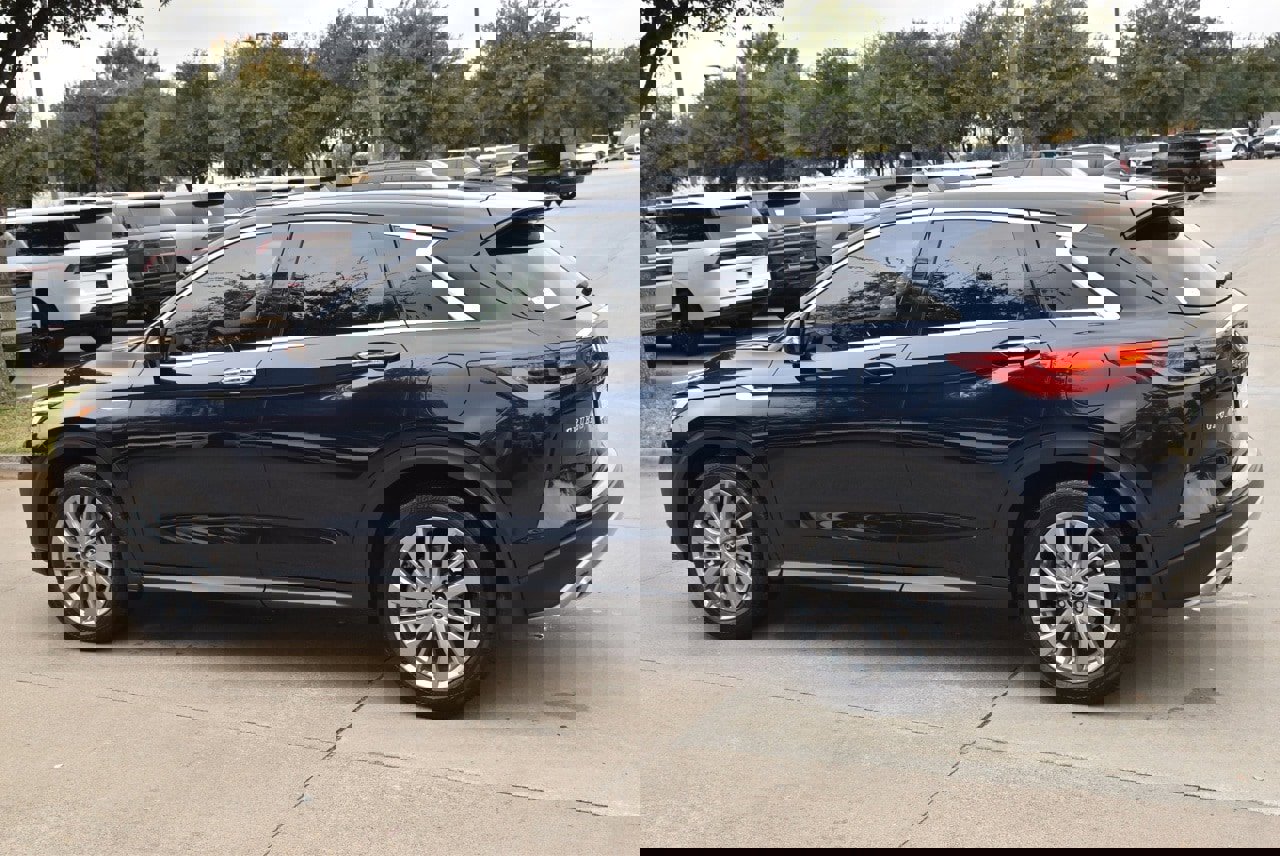 Used 2024 INFINITI QX50 Pure image 11