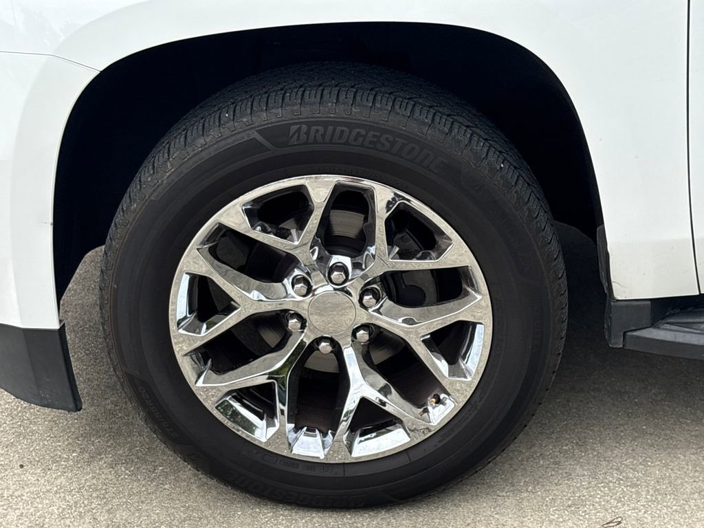 Used 2018 Chevrolet Suburban LT RWD image 11