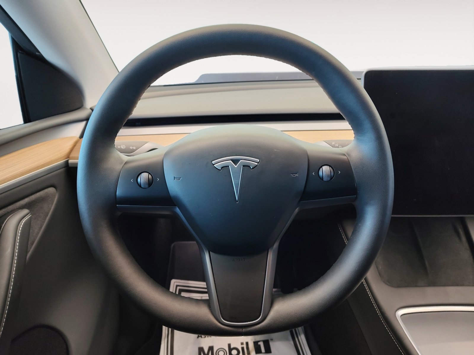 Used 2023 Tesla Model Y Long Range image 18