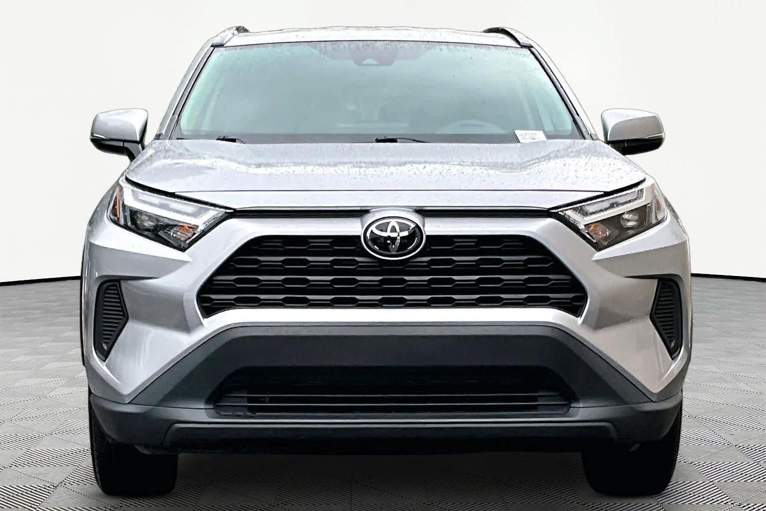 Certified 2025 Toyota RAV4 XLE AWD/4WD image 4