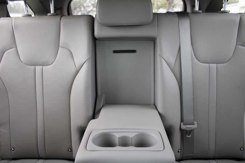 Certified 2025 Kia Sorento S w/ Panoramic Sunroof Package image 56