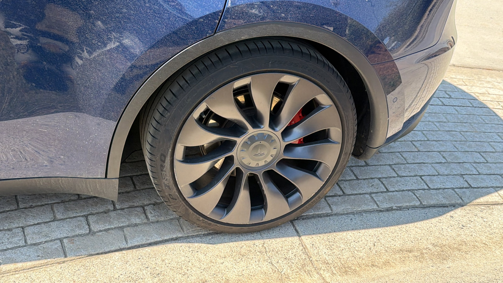 Used 2022 Tesla Model Y Performance image 12