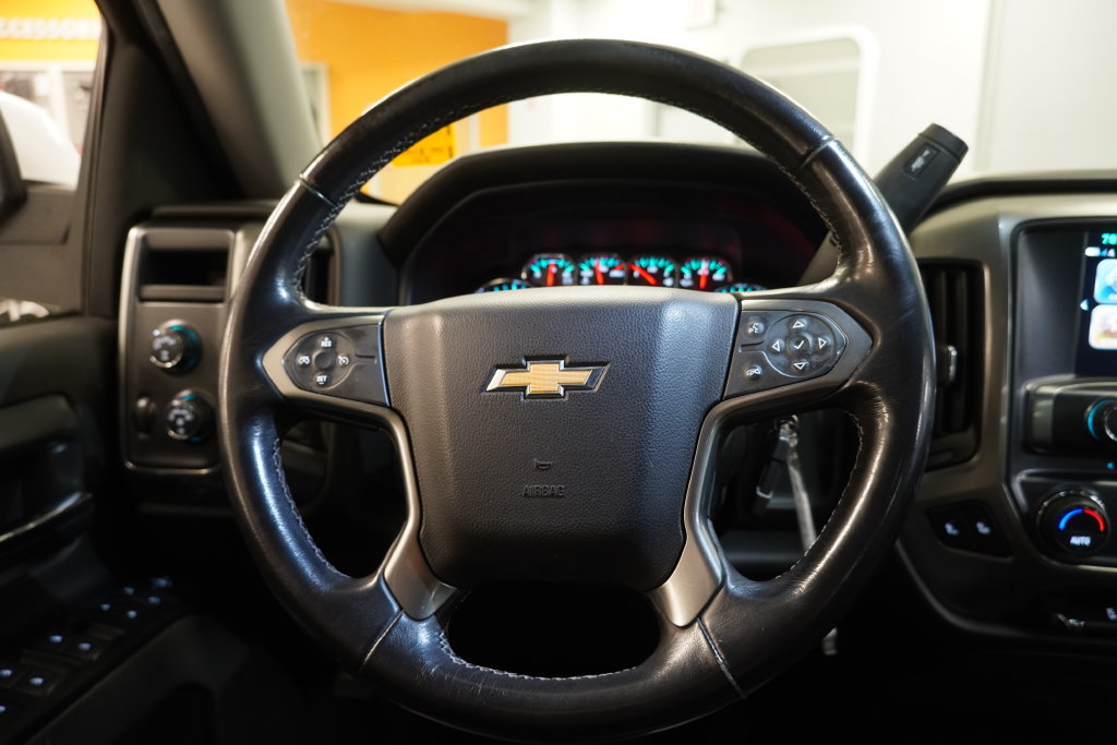 Used 2018 Chevrolet Silverado 1500 LT w/ All Star Edition AWD/4WD image 17