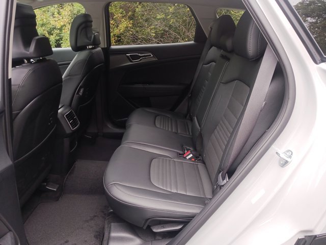 Used 2025 Kia Sportage SX image 13