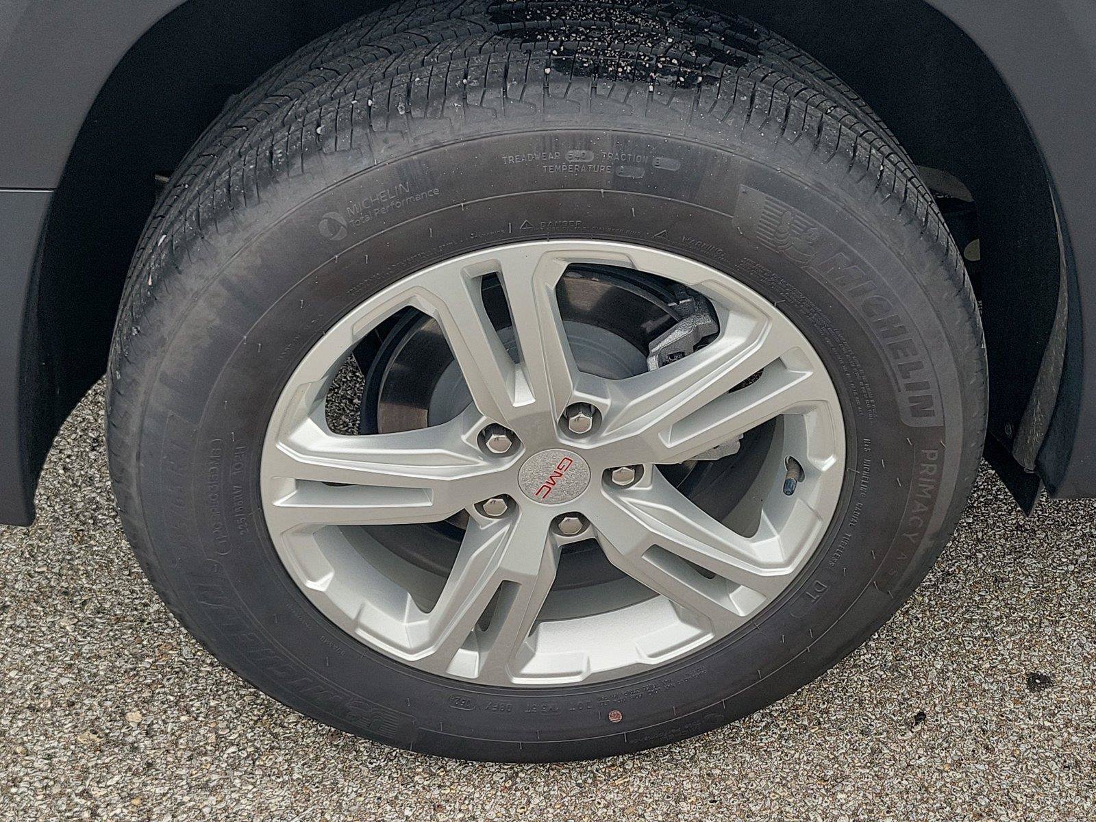 Used 2024 GMC Terrain SLE w/ Driver Convenience Package FWD image 5