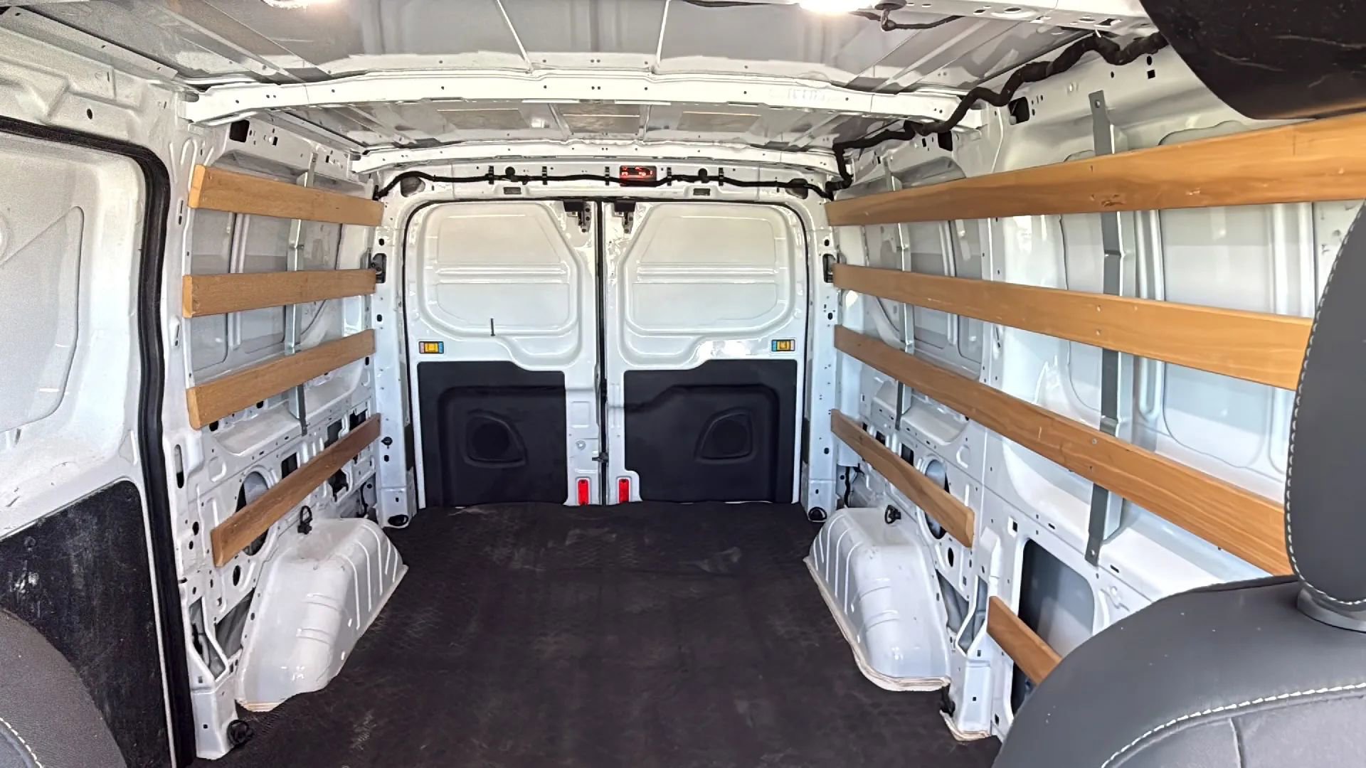 Used 2024 Ford Transit 250 Low Roof w/ Exterior Upgrade Package RWD image 17