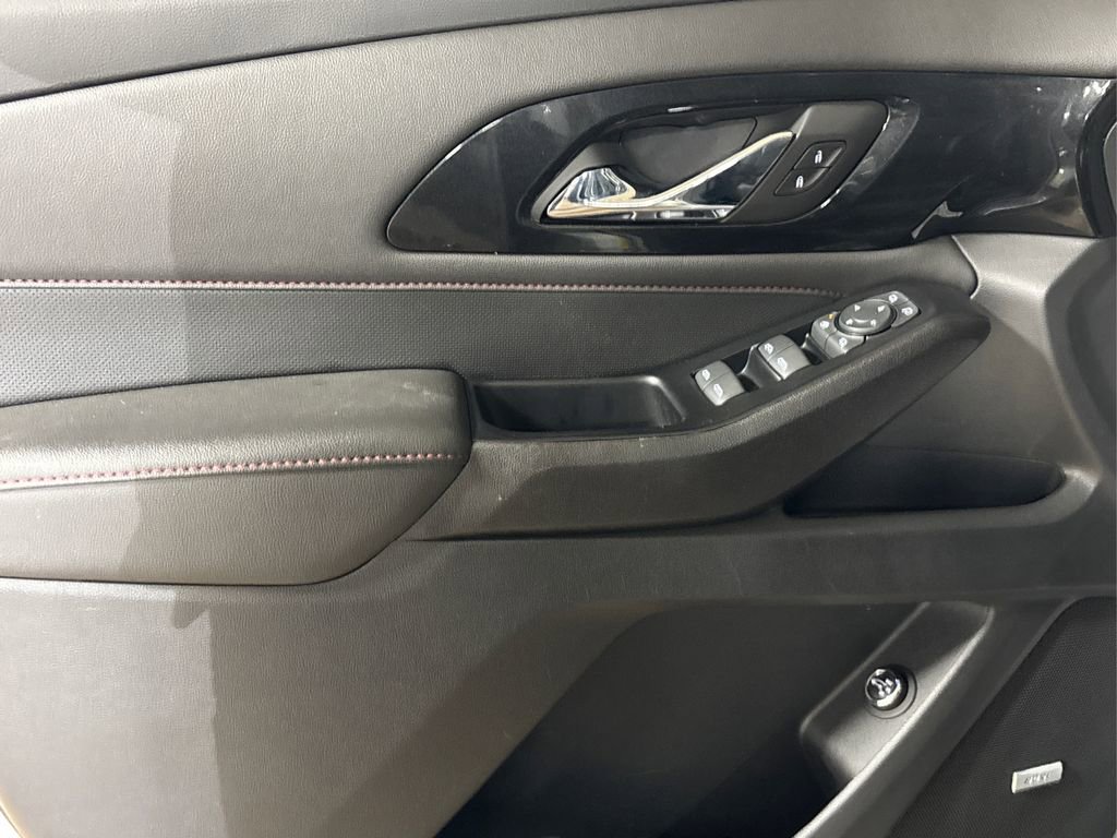 Used 2023 Chevrolet Traverse RS image 25