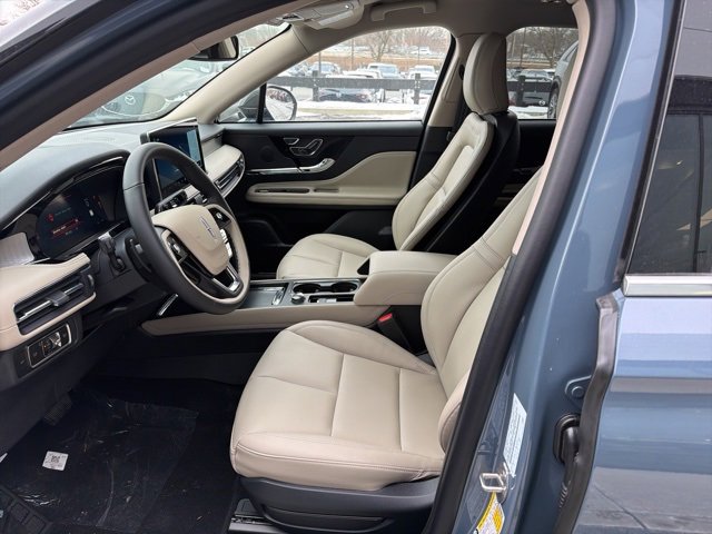 New 2026 Lincoln Corsair Premiere image 8