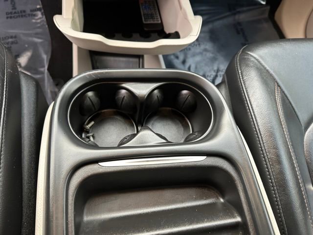 Used 2017 Chrysler Pacifica Touring-L image 24