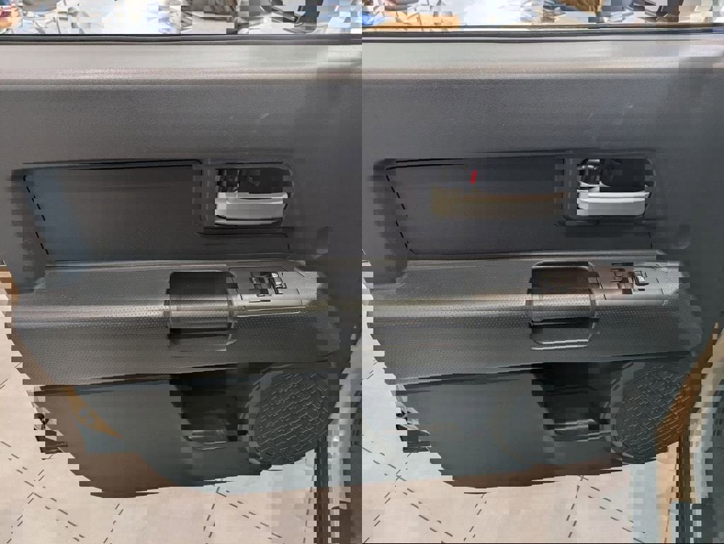 Used 2012 Toyota FJ Cruiser 4WD w/ Convenience Pkg image 7