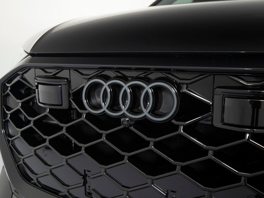 Used 2025 Audi RS Q8 performance image 37