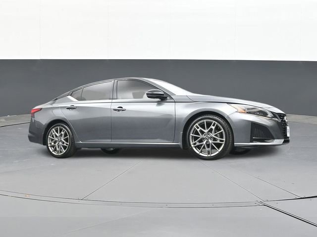 Used 2023 Nissan Altima 2.0 SR FWD image 51
