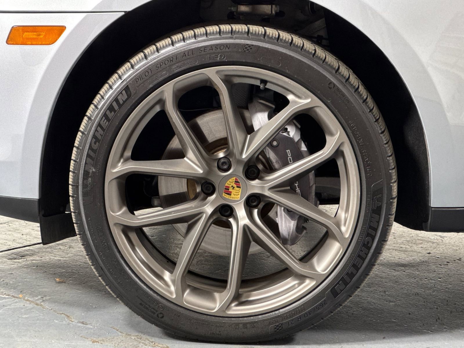 Certified 2022 Porsche Macan image 33