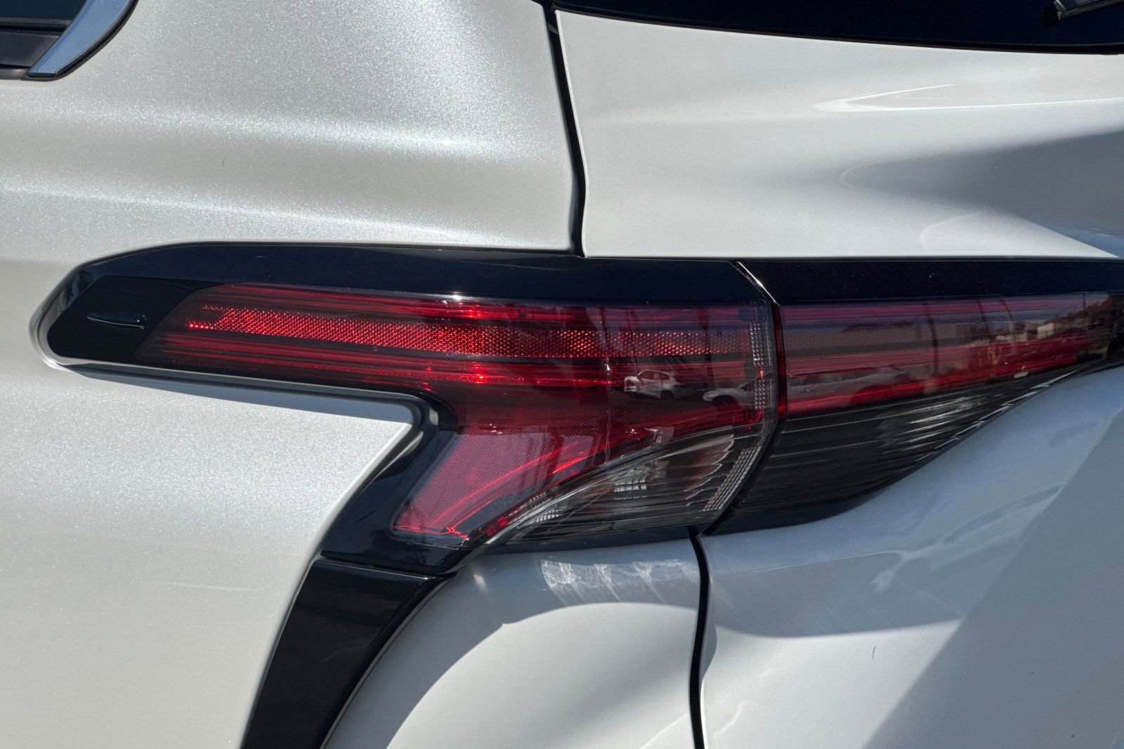 Used 2021 Toyota Sienna XLE w/ XLE Plus Package image 37