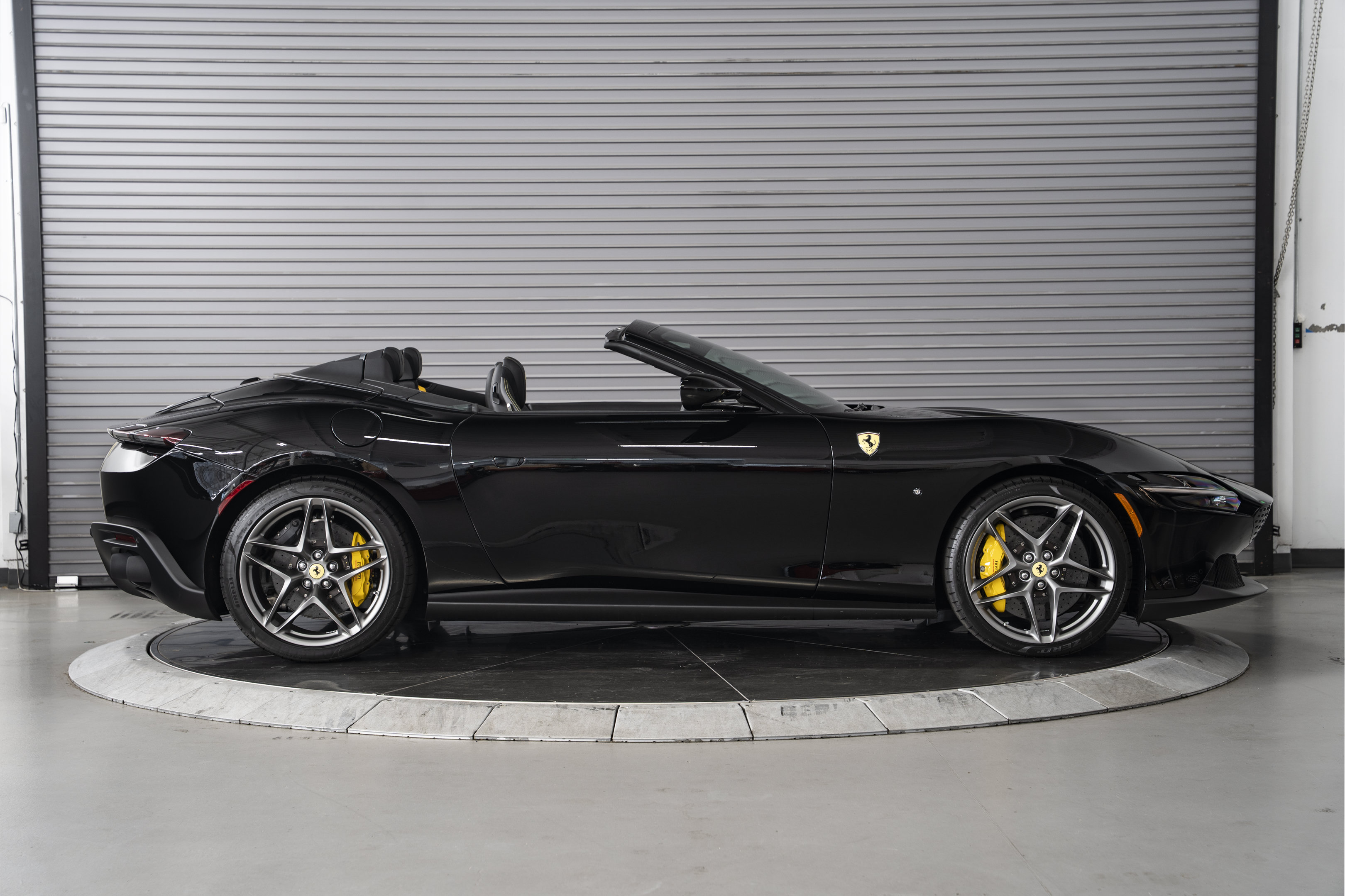 Used 2026 Ferrari Roma Spider RWD image 6