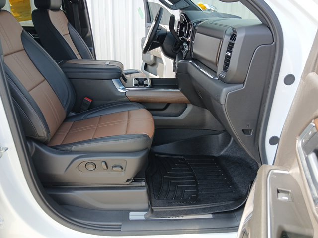 Used 2025 Chevrolet Silverado 3500 High Country w/ Technology Package AWD/4WD image 49