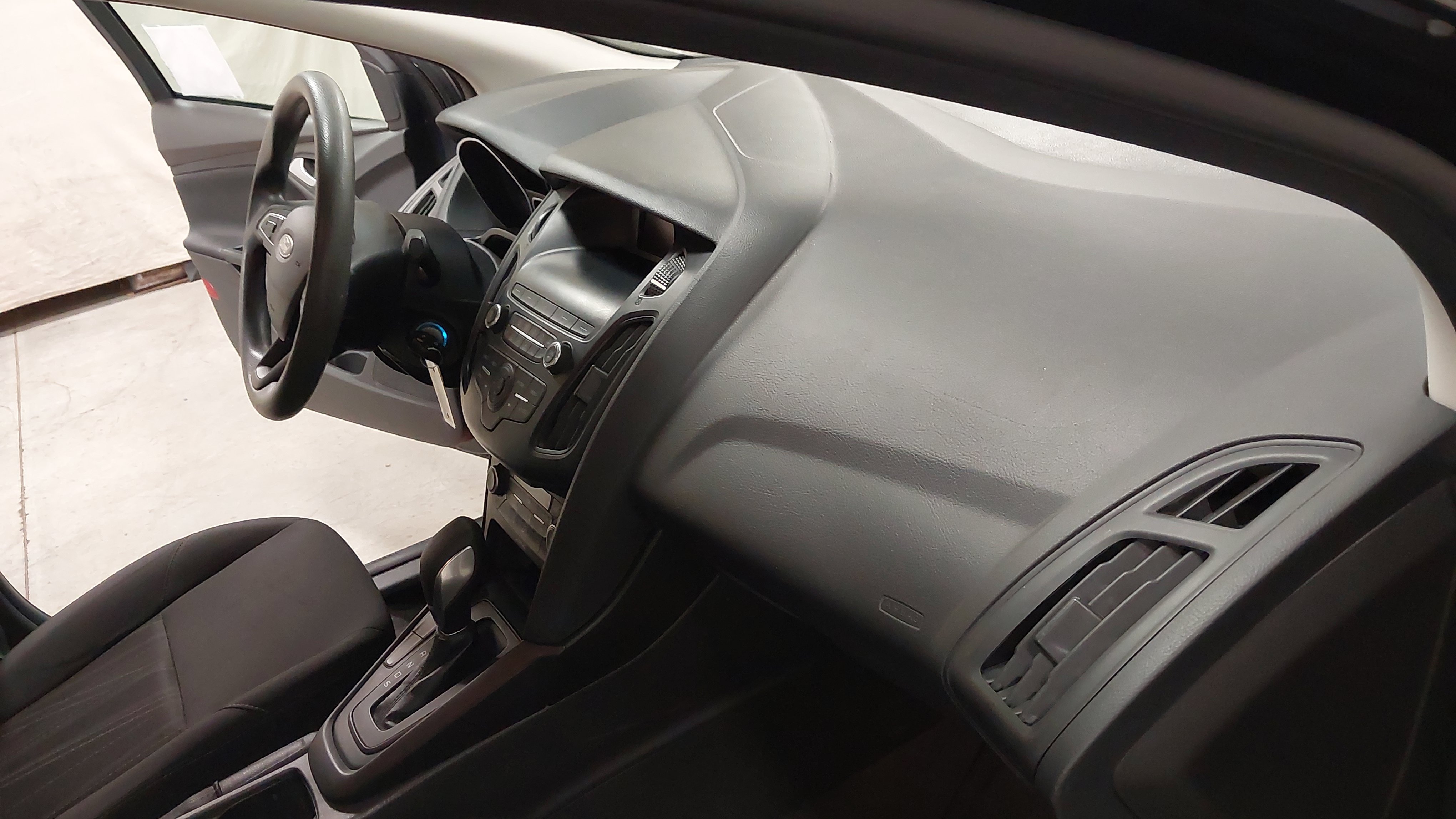 Used 2018 Ford Focus SE FWD image 29