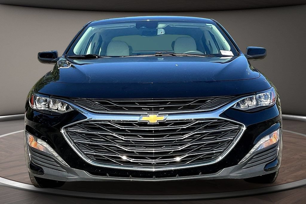 Used 2024 Chevrolet Malibu LT FWD image 2