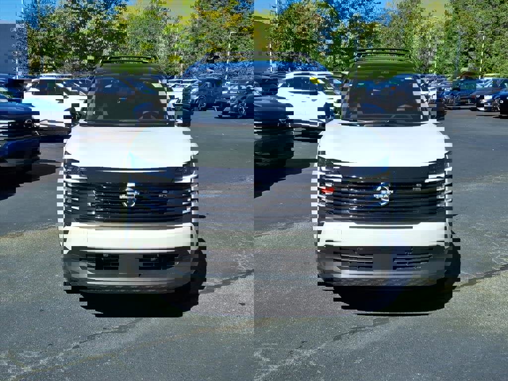 New 2026 Nissan Kicks SR w/ Cold Weather Package image 2