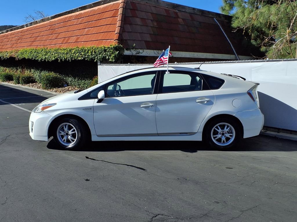 Used 2010 Toyota Prius Five image 3